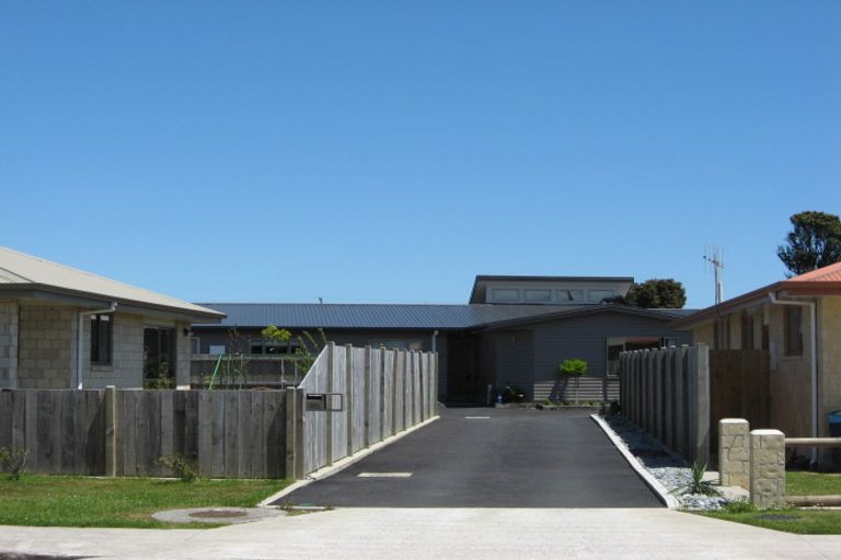 Photo of property in 100a Romilly Street, Westport, 7825