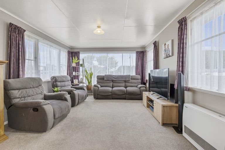 Photo of property in 162 Waihi Road, Hawera, 4610