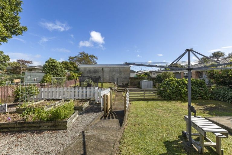 Photo of property in 15 Tarahua Road, Vogeltown, New Plymouth, 4310