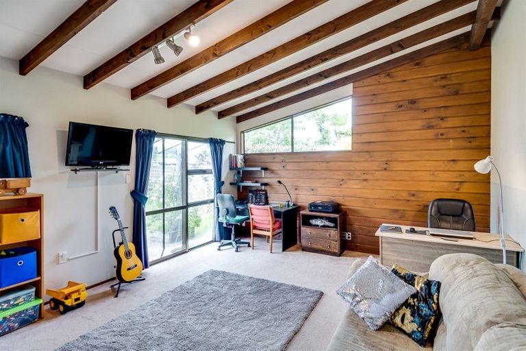 Photo of property in 22 Gebbie Road, Taradale, Napier, 4112