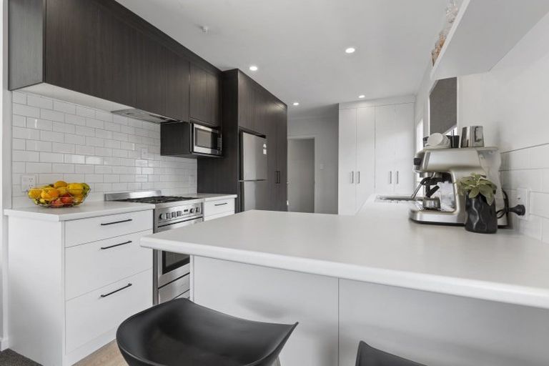 Photo of property in 14 Rosendale Avenue, Spotswood, New Plymouth, 4310