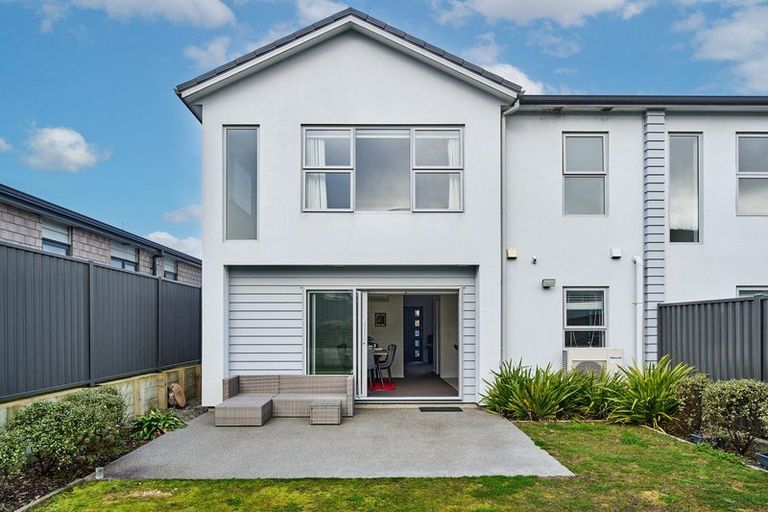 Photo of property in 8 Taiko Place, Kenepuru, Porirua, 5022