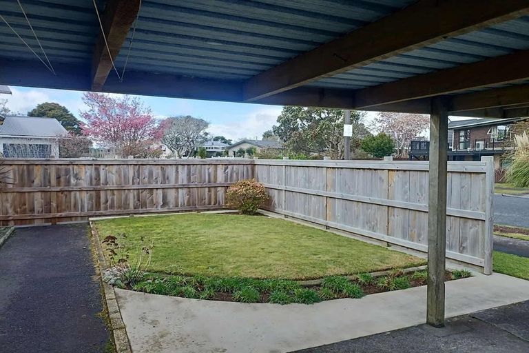 Photo of property in 5a Rennell Street, Frankleigh Park, New Plymouth, 4310