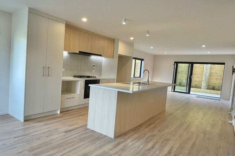 Photo of property in 5b Stockport Grove, Churton Park, 6037