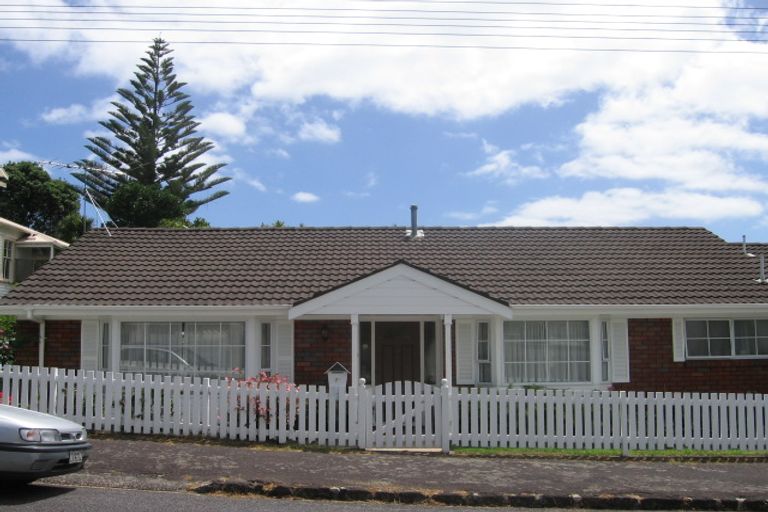 Photo of property in 2/27 Vauxhall Road, Devonport, Auckland, 0624