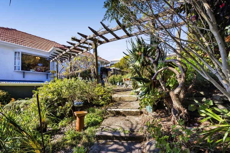 Photo of property in 32 Queens Road, Glen Avon, New Plymouth, 4312