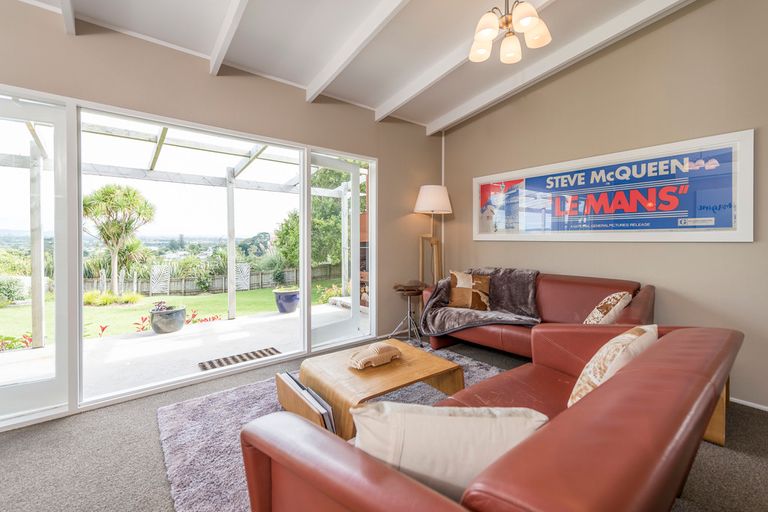 Photo of property in 25 Hand Road, Helensville, 0800