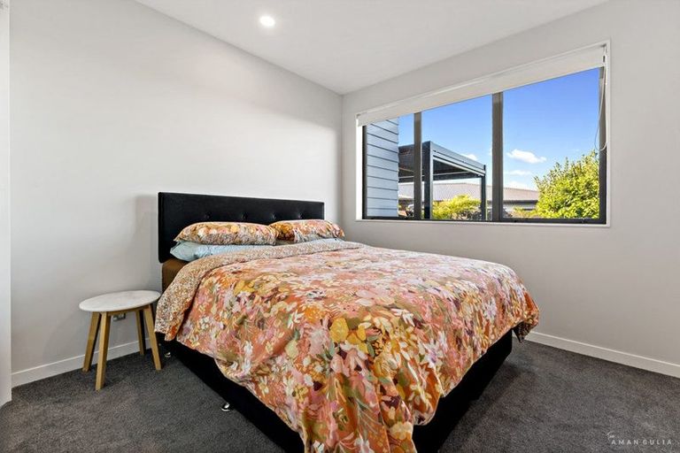 Photo of property in 12a Crows Road, Swanson, Auckland, 0614