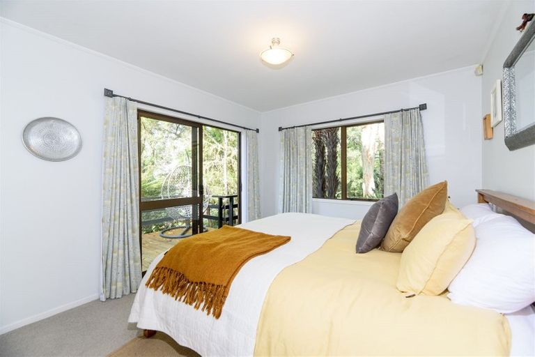 Photo of property in 8 Trelawny Place, Hillcrest, Auckland, 0627