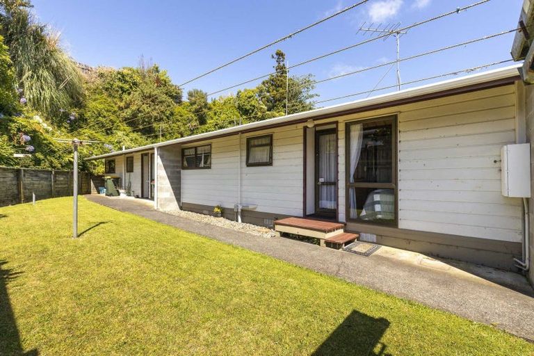 Photo of property in 14a Ambury Place, Merrilands, New Plymouth, 4312