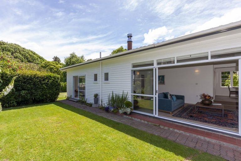Photo of property in 29 Kohekohe Road, Waikanae, 5036
