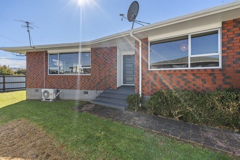 Photo of property in 12 Saxton Road, Upper Vogeltown, New Plymouth, 4310