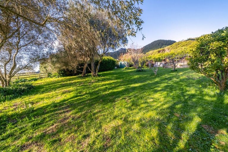 Photo of property in 55 Octavius Road, Peka Peka, Waikanae, 5391