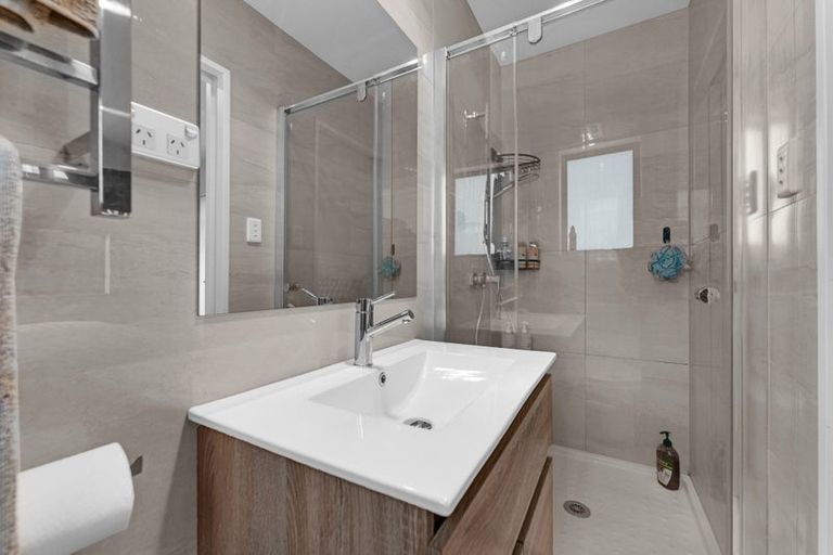 Photo of property in 2 Tidal View Road, Karaka, Papakura, 2113