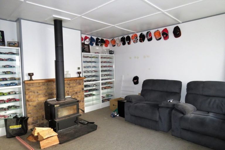 Photo of property in 12 Gothard Place, Westport, 7825