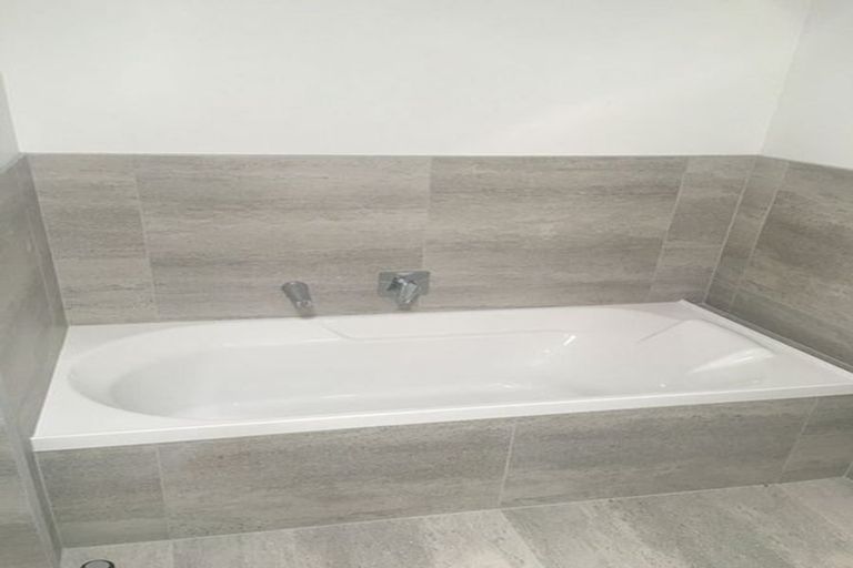 Photo of property in 13 Rere Close, Takanini, 2112