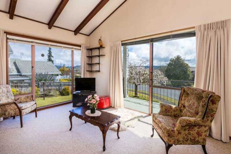 Photo of property in 15 Hilden Place, Hilltop, Taupo, 3330