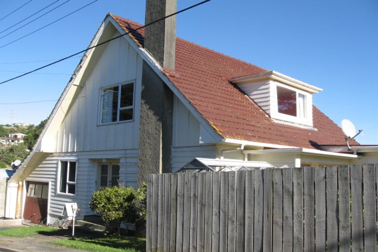 Photo of property in 3 Dunmail Way, Newlands, Wellington, 6037