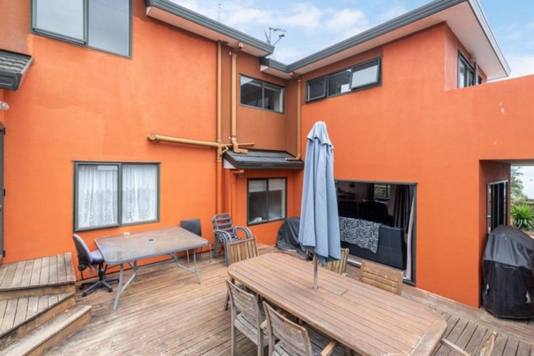 Photo of property in 21 Samara Place, Clendon Park, Auckland, 2103