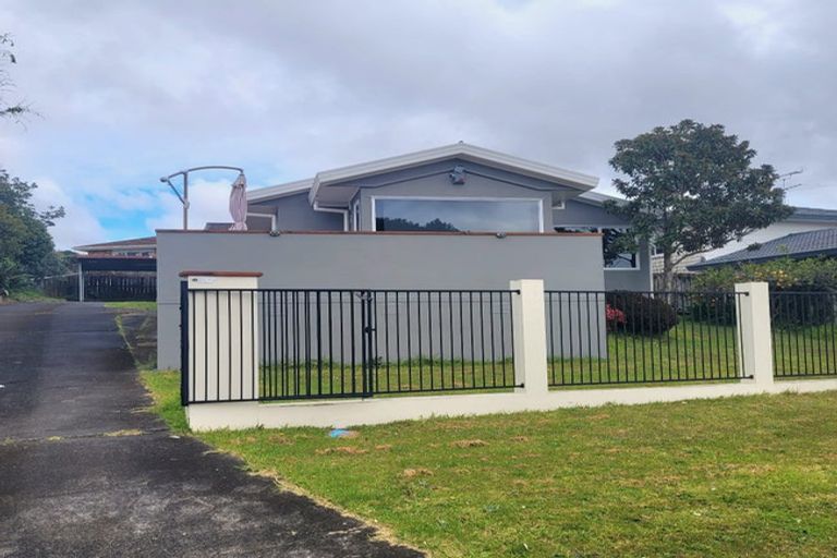 Photo of property in 70 Granville Drive, Massey, Auckland, 0614
