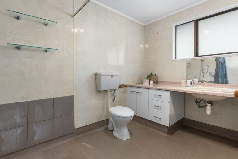 Photo of property in 25 Leeward Drive, Whitby, Porirua, 5024