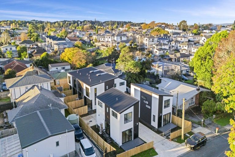 Photo of property in 15 Dreadon Road, Manurewa, Auckland, 2102