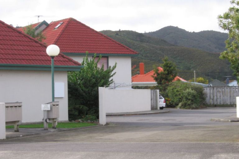Photo of property in 28 Mcbain Grove, Avalon, Lower Hutt, 5011