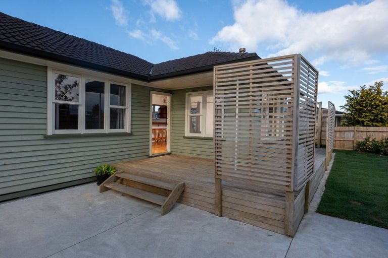 Photo of property in 43 Collins Road, Melville, Hamilton, 3206