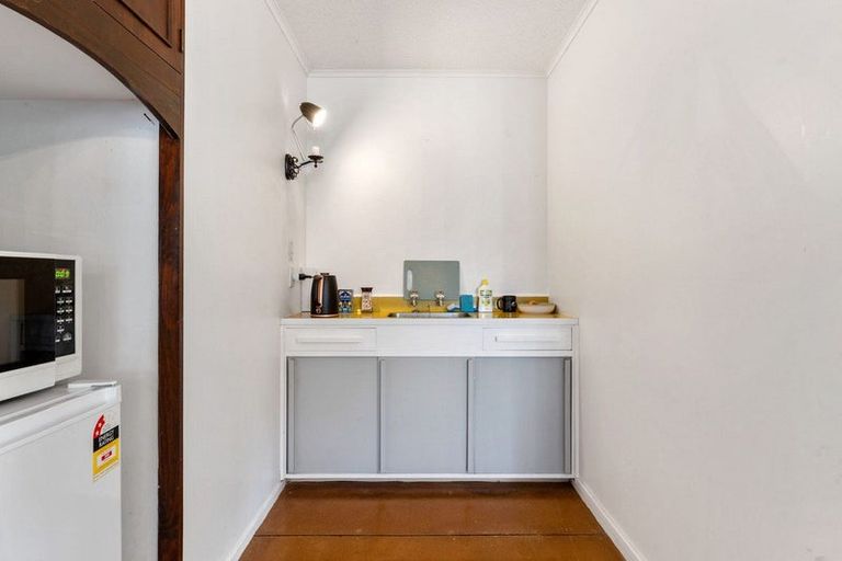 Photo of property in 71 Oriel Avenue, Tawa, Wellington, 5028