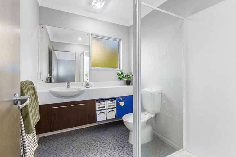 Photo of property in 9 Paremata Drive, Paremata, Porirua, 5024