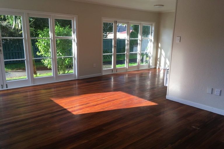 Photo of property in 26 Rathgar Road, Henderson, Auckland, 0610