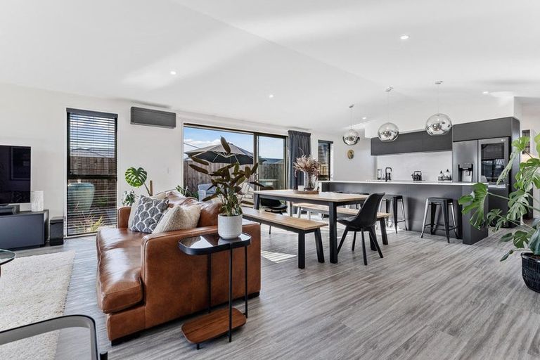 Photo of property in 2 Page Place, Rangiora, 7400