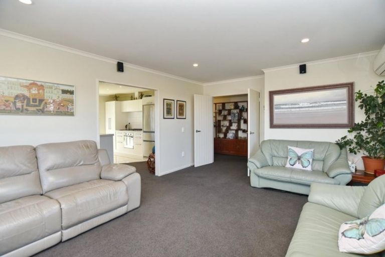 Photo of property in 17 Sincock Place, Kaiapoi, 7630