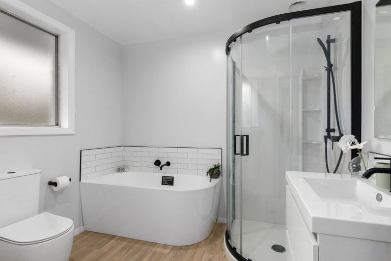 Photo of property in 1/1171 Fergusson Drive, Clouston Park, Upper Hutt, 5018