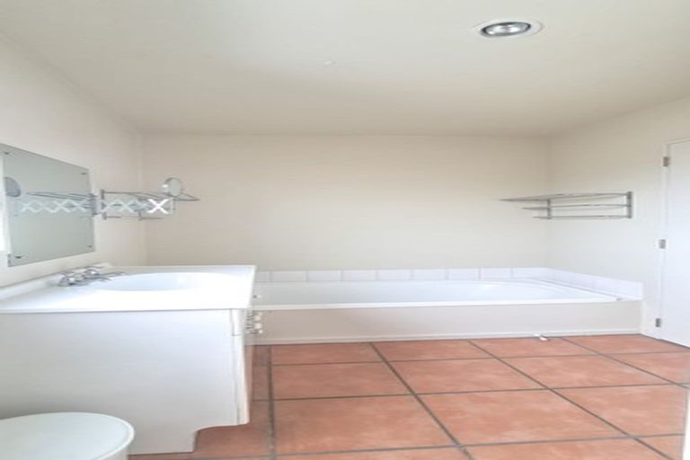 Photo of property in 4/276 Armagh Street, Christchurch Central, Christchurch, 8011
