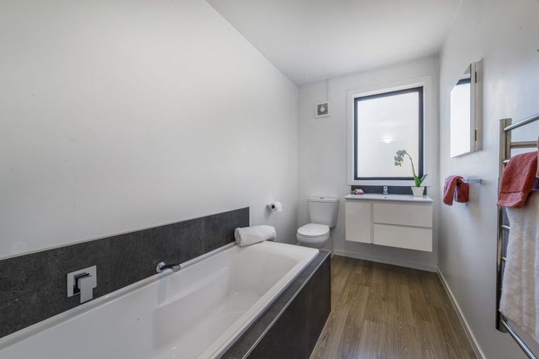 Photo of property in 17 Sayers Crescent, Ilam, Christchurch, 8041