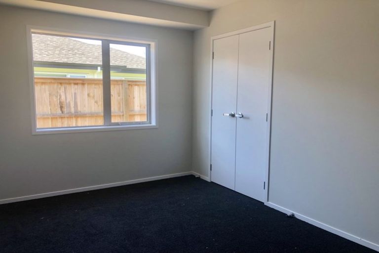 Photo of property in 18 Papa Orchard Drive, Kumeu, 0810