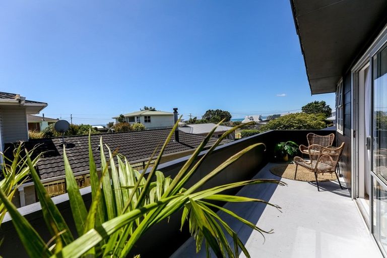 Photo of property in 23 Linda Street, Oakura, 4314