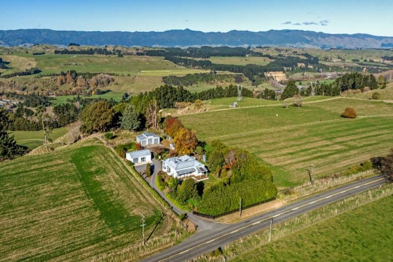 Photo of property in 2778 Kimbolton Road, Kimbolton, Feilding, 4777