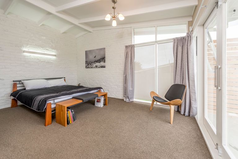 Photo of property in 25 Hand Road, Helensville, 0800