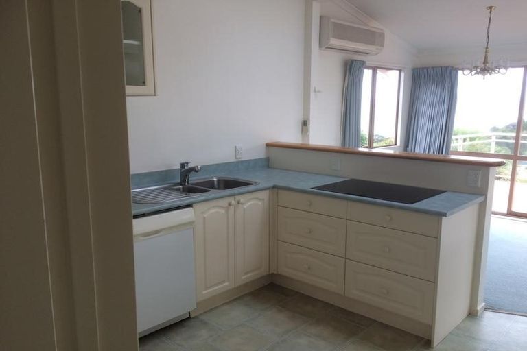 Photo of property in 17 Sea Vista Avenue, Beach Haven, Auckland, 0626