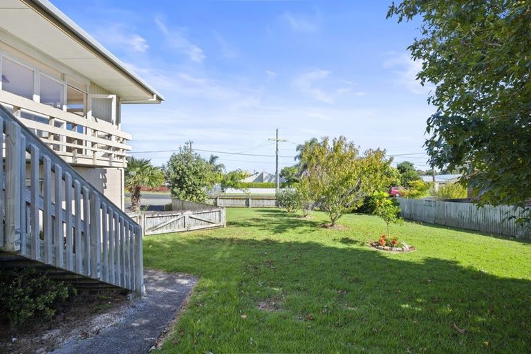 Photo of property in 2/17 Kent Street, Waiuku, 2123