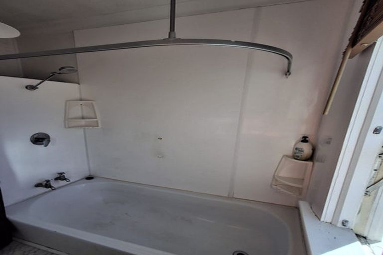 Photo of property in 63 Main Road, Clinton, 9534