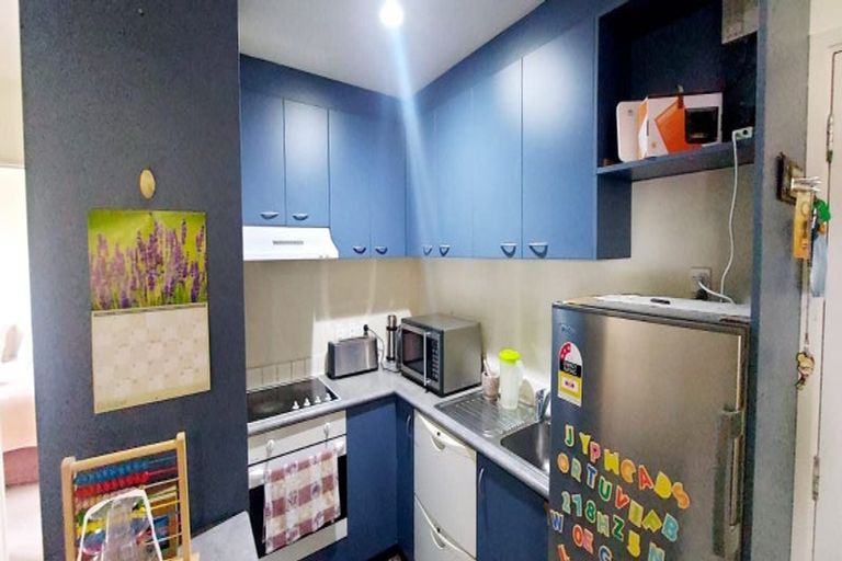 Photo of property in 4h/10 Crown Lynn Place, New Lynn, Auckland, 0600