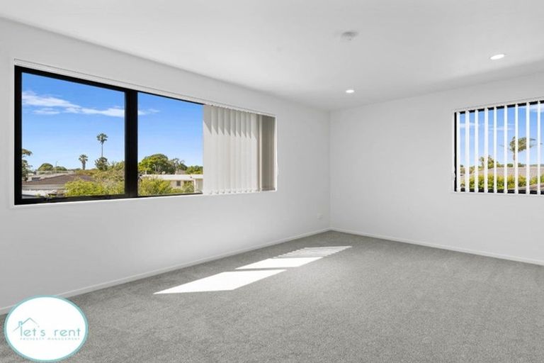 Photo of property in 33 Sunnypark Avenue, Rosehill, Papakura, 2113