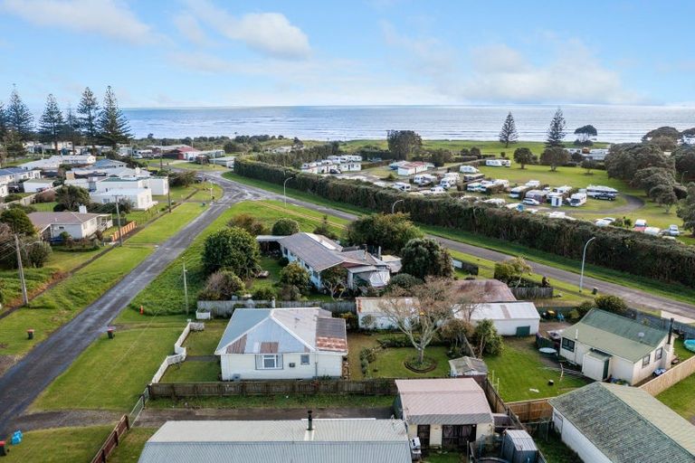 Photo of property in 120 Browne Street, Waitara, 4320
