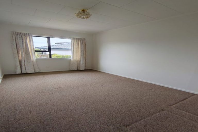 Photo of property in 47 Meadowood Drive, Unsworth Heights, Auckland, 0632