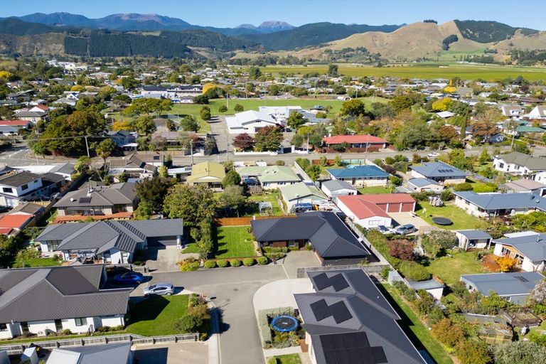 Photo of property in 16 Thomas Way, Brightwater, 7022