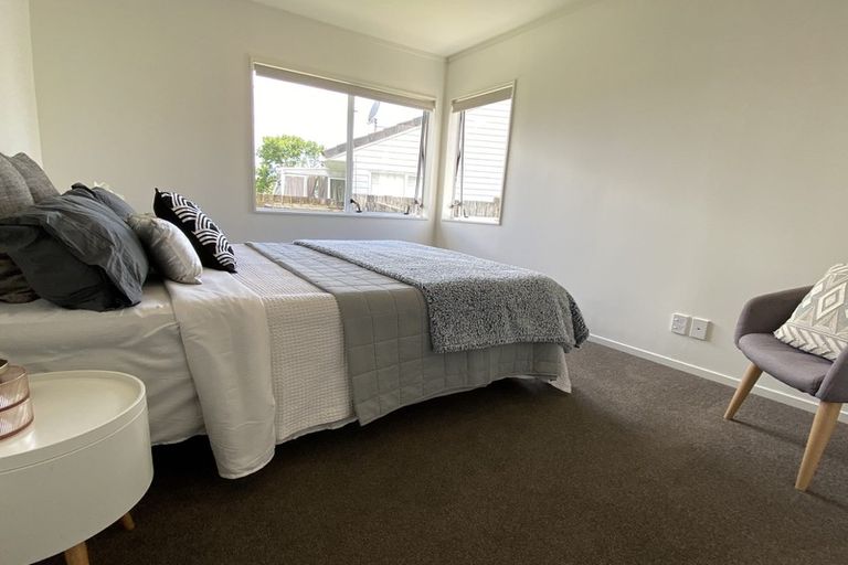 Photo of property in 12 Duncan Avenue, Te Atatu South, Auckland, 0610
