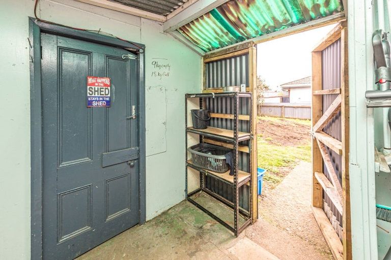 Photo of property in 17 Gloag Street, Waverley, 4510